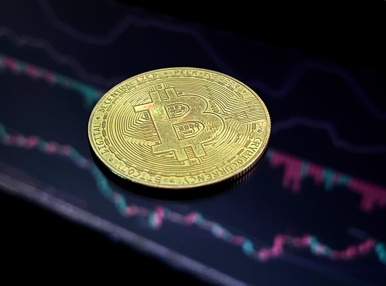 马斯克回归特斯拉、减少DOGE工作！TSLA与狗狗币双双暴涨